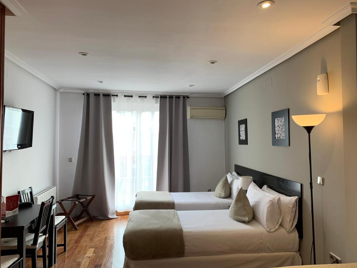 New Point Madrid Apartments Екстер'єр фото