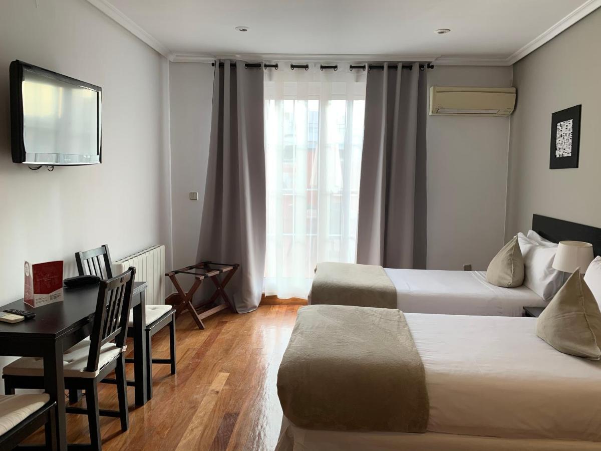 New Point Madrid Apartments Екстер'єр фото