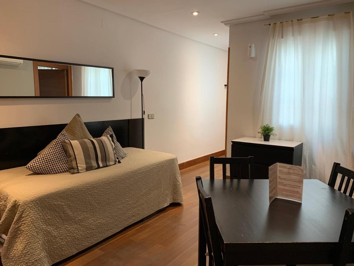 New Point Madrid Apartments Екстер'єр фото
